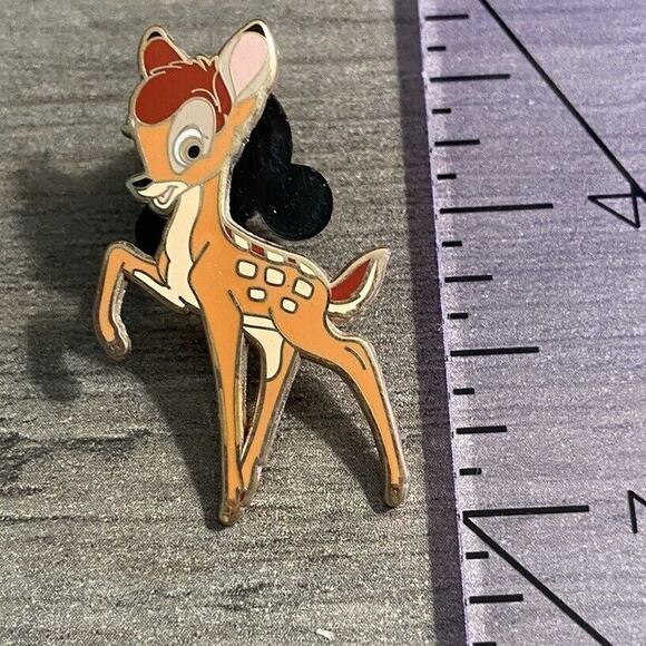 Disney Parks Vintage 2002 Bambi Trading Pin - Baby Deer (Doe) Trading Pin - Picture 2 of 3